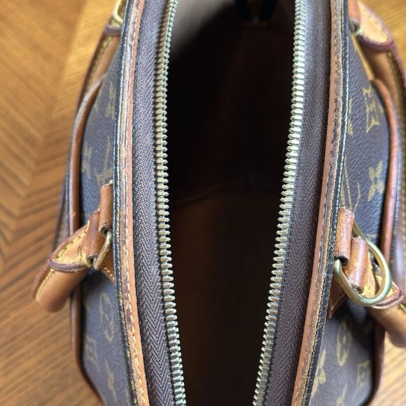 Louis Vuitton Ellipse PM Monogram Vintage Handbag - Picture 8 of 9